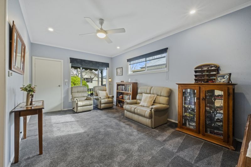 Stylish Home Near Amenities