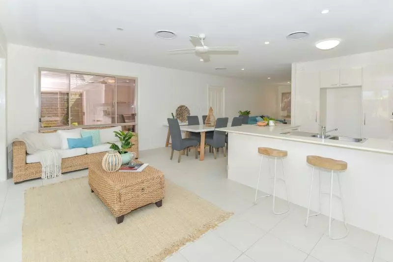 Fully refurbished freestanding villa