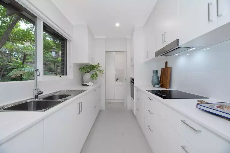 Fully Refurbished Large 3 Bedroom Unit with a Stunning Bushland Outlook