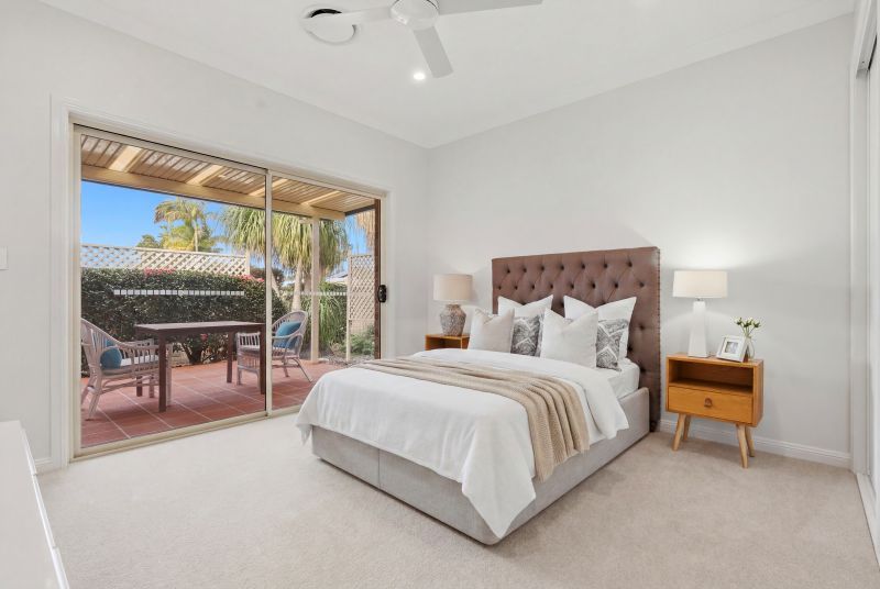 Spacious villa with double garage