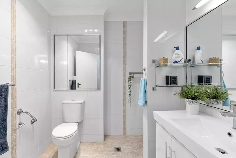 This stunning double serviced apartment is a rarity.