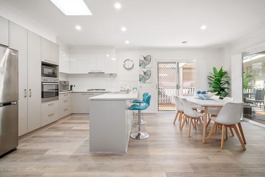 Lifestyle Chelsea Heights - Stylish living, seamless indoor-outdoor entertaining
