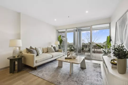 North-facing 2-bedroom apartment with views!