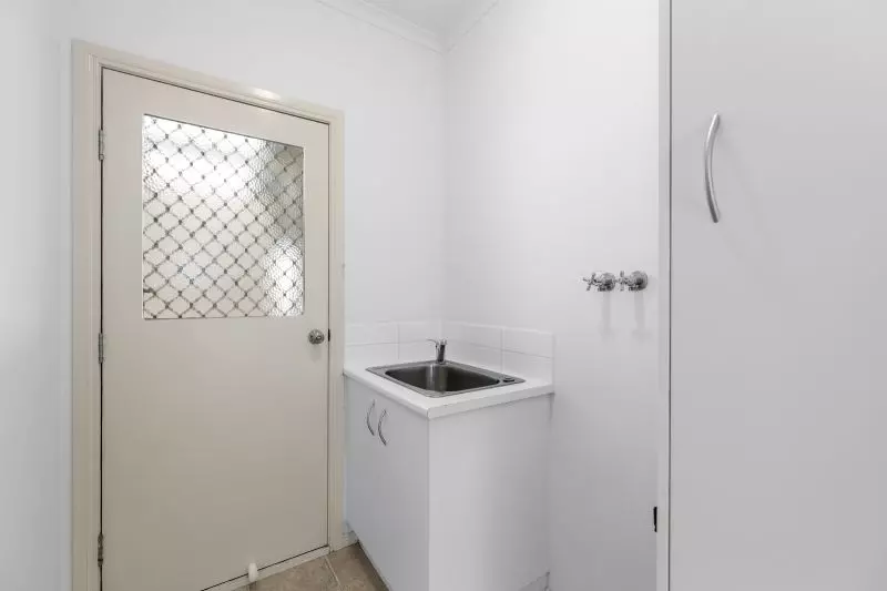 Spacious Modern Living - Peaceful Surrounds