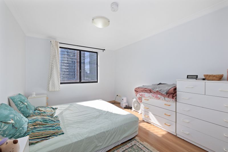 Central Spacious Living, with Resort-Style!