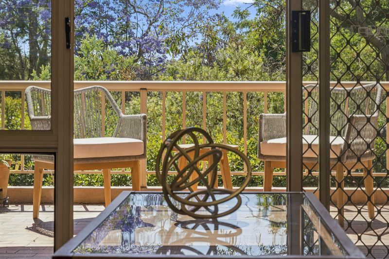 Light-filled villa with stunning bush view