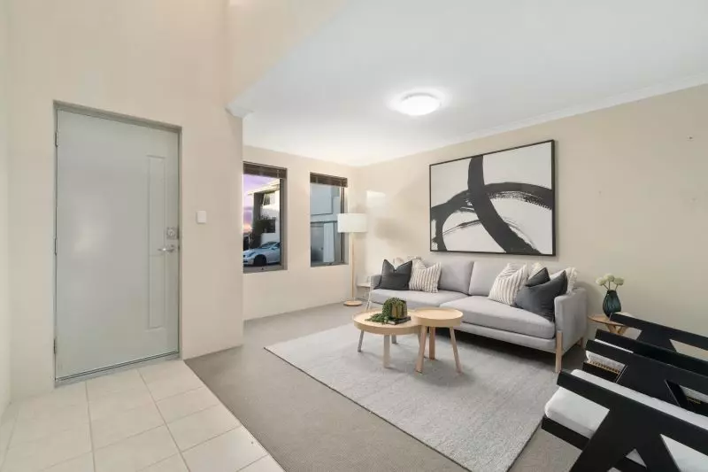 Beachside and Coastal Retreat Living!