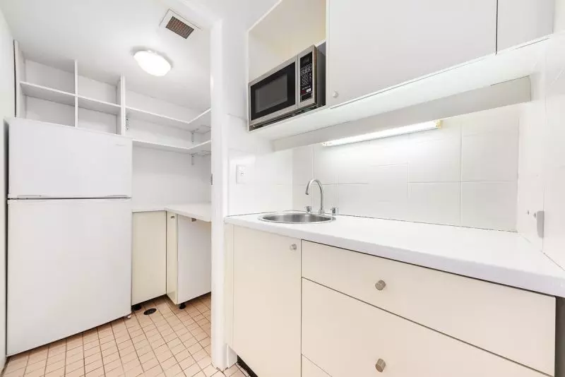 Elevated outlook, North facing Gem