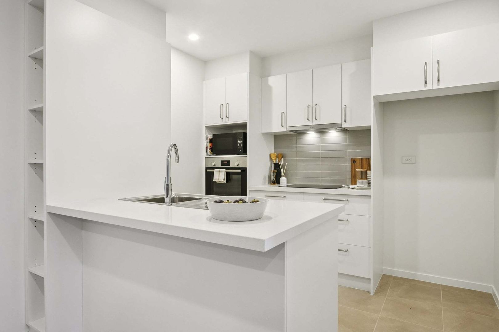 Brighton Bayside Apartment - Fully Refurbished