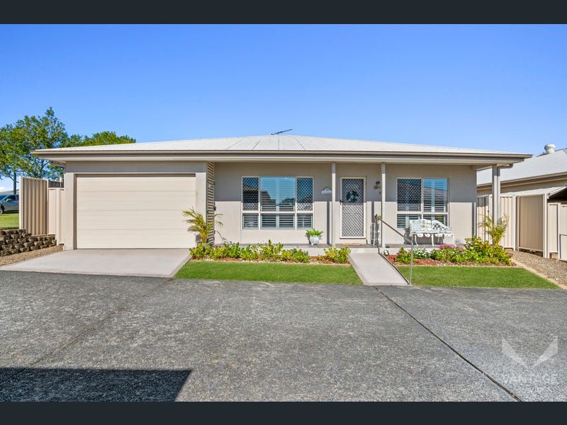 Hamptons style Living at Vantage Eagleby Pines