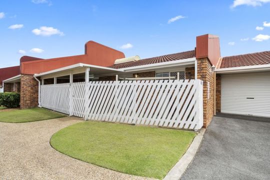 Retirement living at its best, located in a sought-after community.