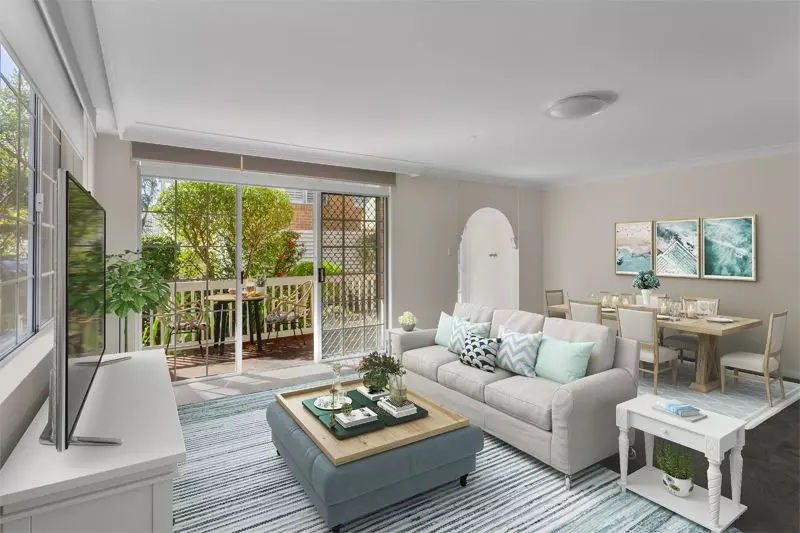 Newly renovated ground floor unit with easy access, large rear courtyard, close to the clubhouse.