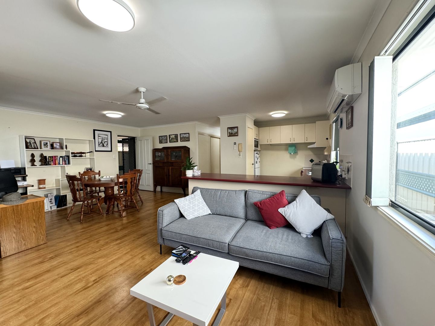 DOWNSIZE in comfort ... into a 2 bedroom home within a secure gated complex !