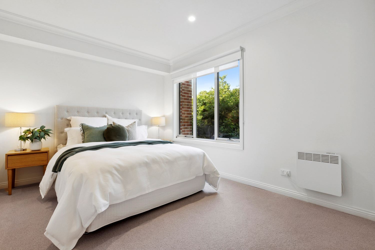 Experience Luxury Living at 6 Blueridge Close, Avondale Heights!