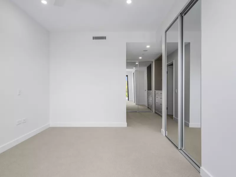 Luxury 'Falcon Design' with Spectacular Bushland Views