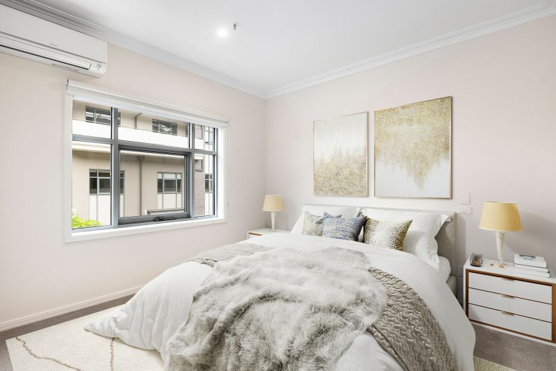 Light and bright apartment