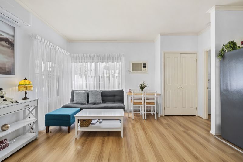 Charming Corner Cottage