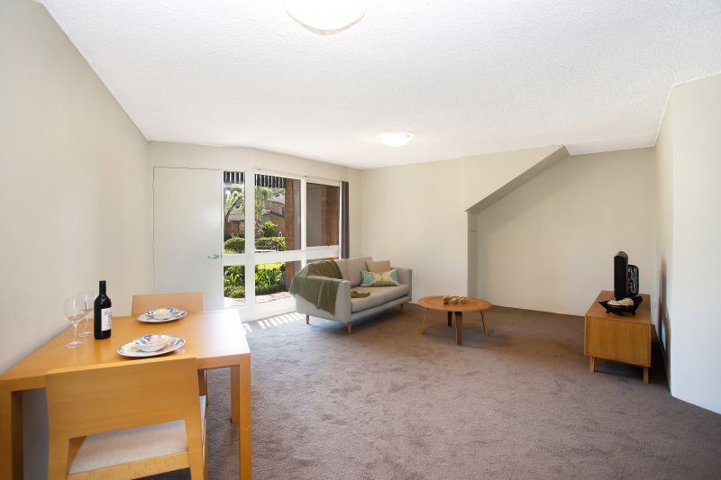 Spacious ground floor 2 bedroom unit