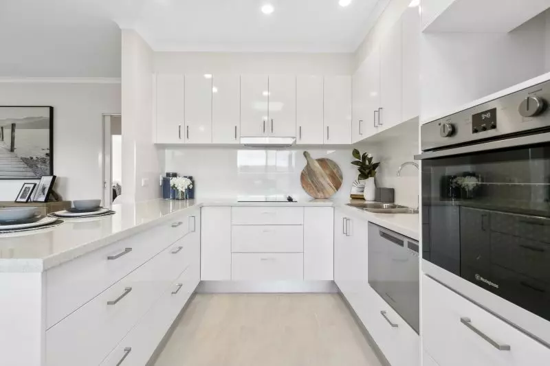 Newly refurbished 2-bed villa with open-plan kitchen