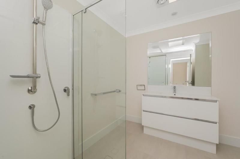 Stylish Refurbished Unit with Spacious Balcony for Relaxing