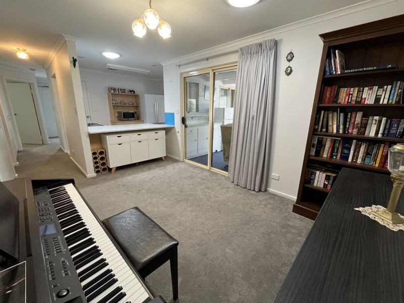 Lovely home - well located