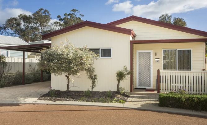 Charming 2-bed home in friendly semi-rural community