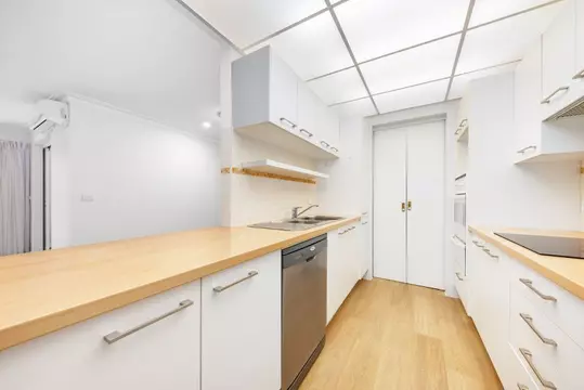 EAST FACING  SOUGHT  AFTER LAYOUT WITH A LEAFY ELEVATED OUTLOOK ENJOYING THE MORNING SUN