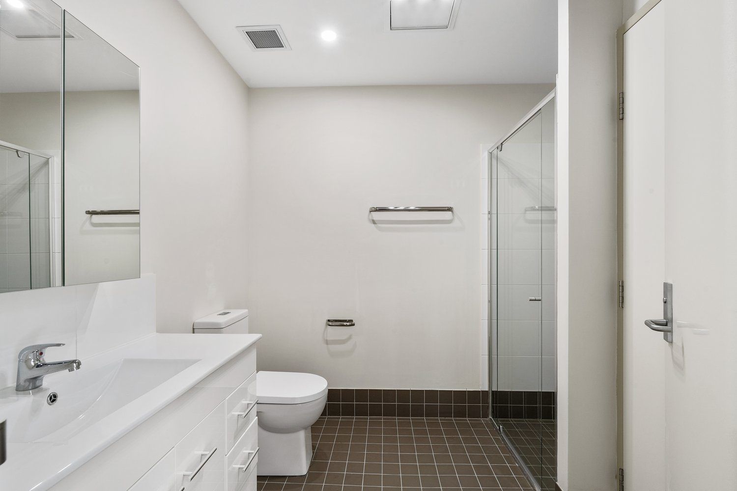 Low-maintenance two-bedroom apartment in well-connected community