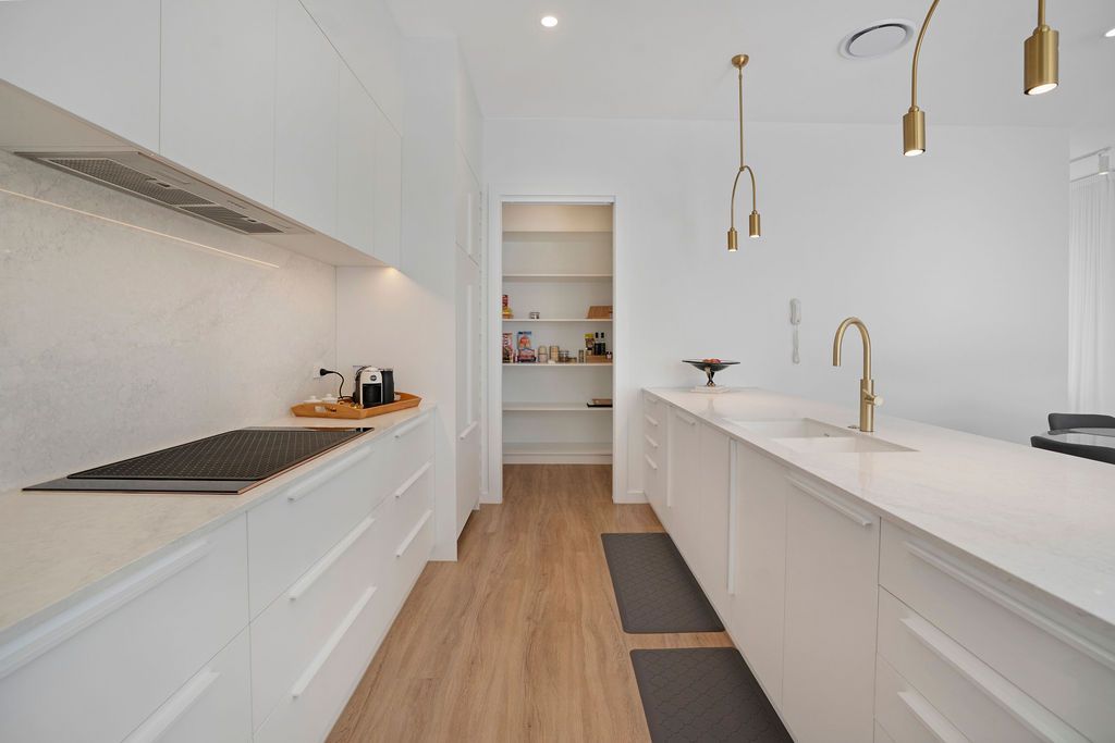 Luxury Living at Home 122, Palm Lake Resort Pelican Waters