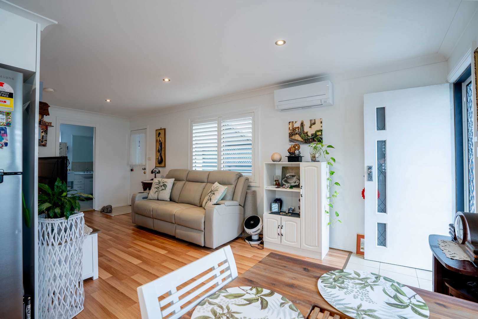 DEPOSIT TAKEN - UNDER CONTRACT - Great Value at Broadlands - Presentation Perfect - Private Courtyard