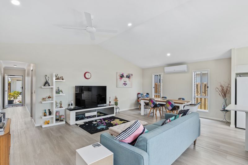 Bright & Spacious 2 bedroom Home + Study