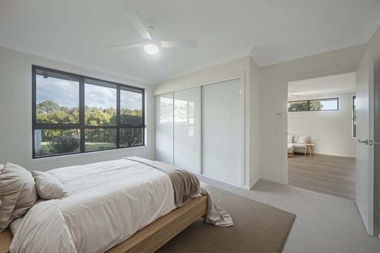 Spacious Coastal Villa with Large Yard and Entertaining Area