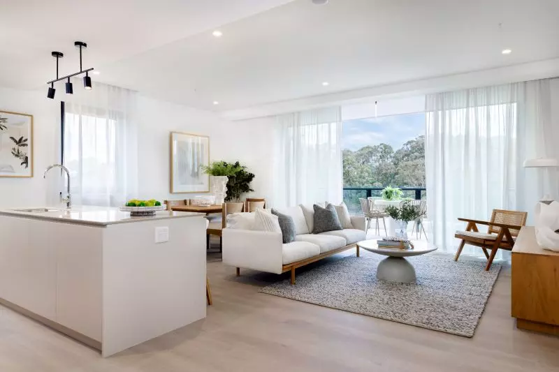 Spacious 2-bedroom apartment with private balcony & study nook