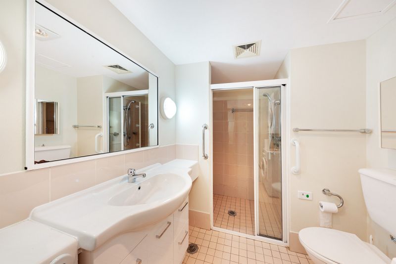 Freshly painted and with brand new quality carpets this cozy one bedder garden unit is a sanctuary of peace & quite.