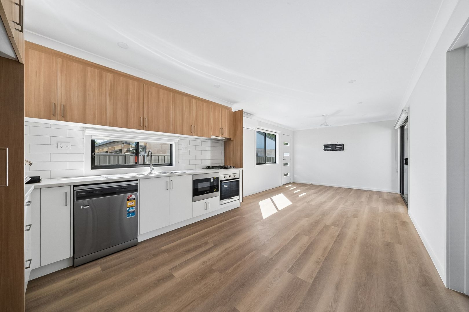 Over-55s Living with Carport, Covered Balcony & Full Kitchen 