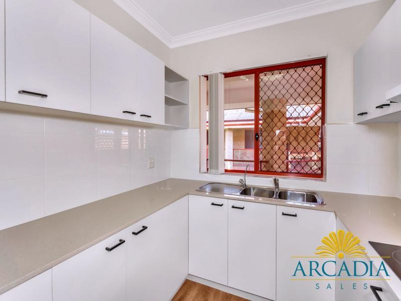 Arcadia Waters Bicton - Views, Views & More Views...