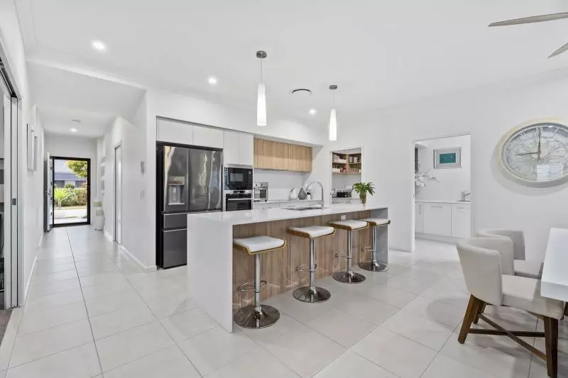 Site 238 - Established Macan