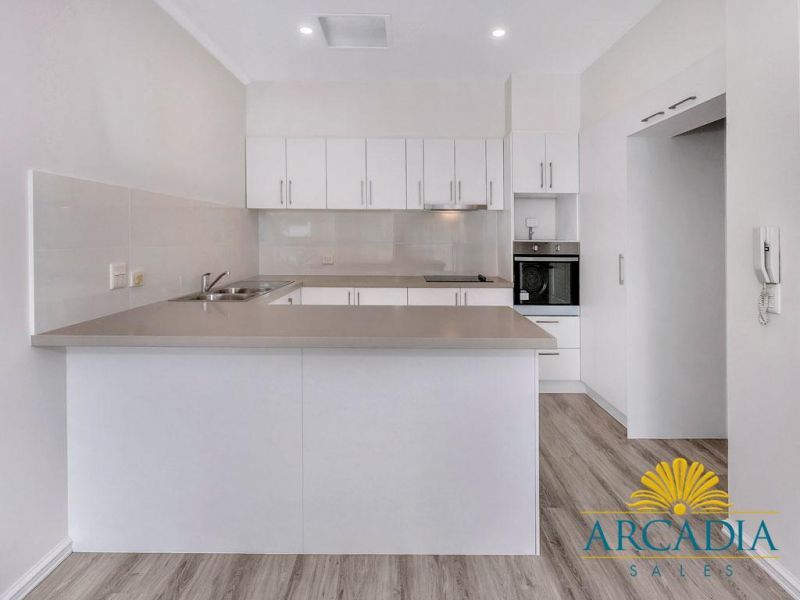 THE BEAUMONT SWANBOURNE - Top Floor 3 Bedroom North Facing Balcony