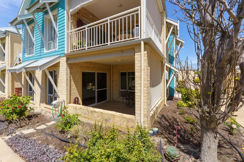 Parkside Apartment with Spacious Layout and Private Patio