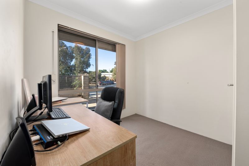 Spacious, Easy Maintenance Family Home!