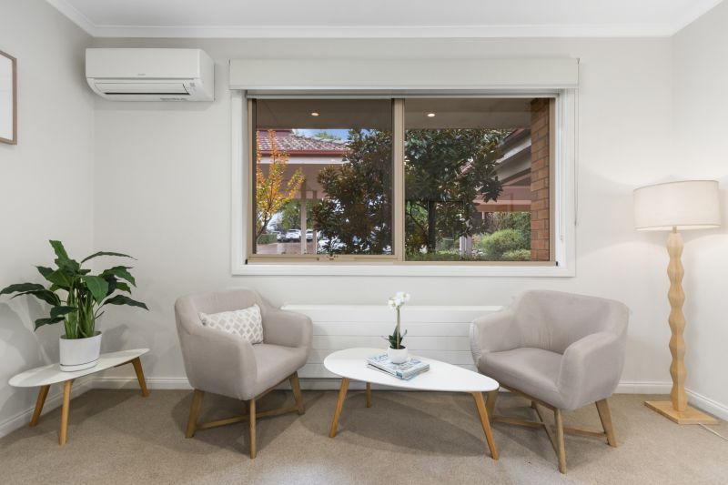 Independent studio apartment with new kitchen