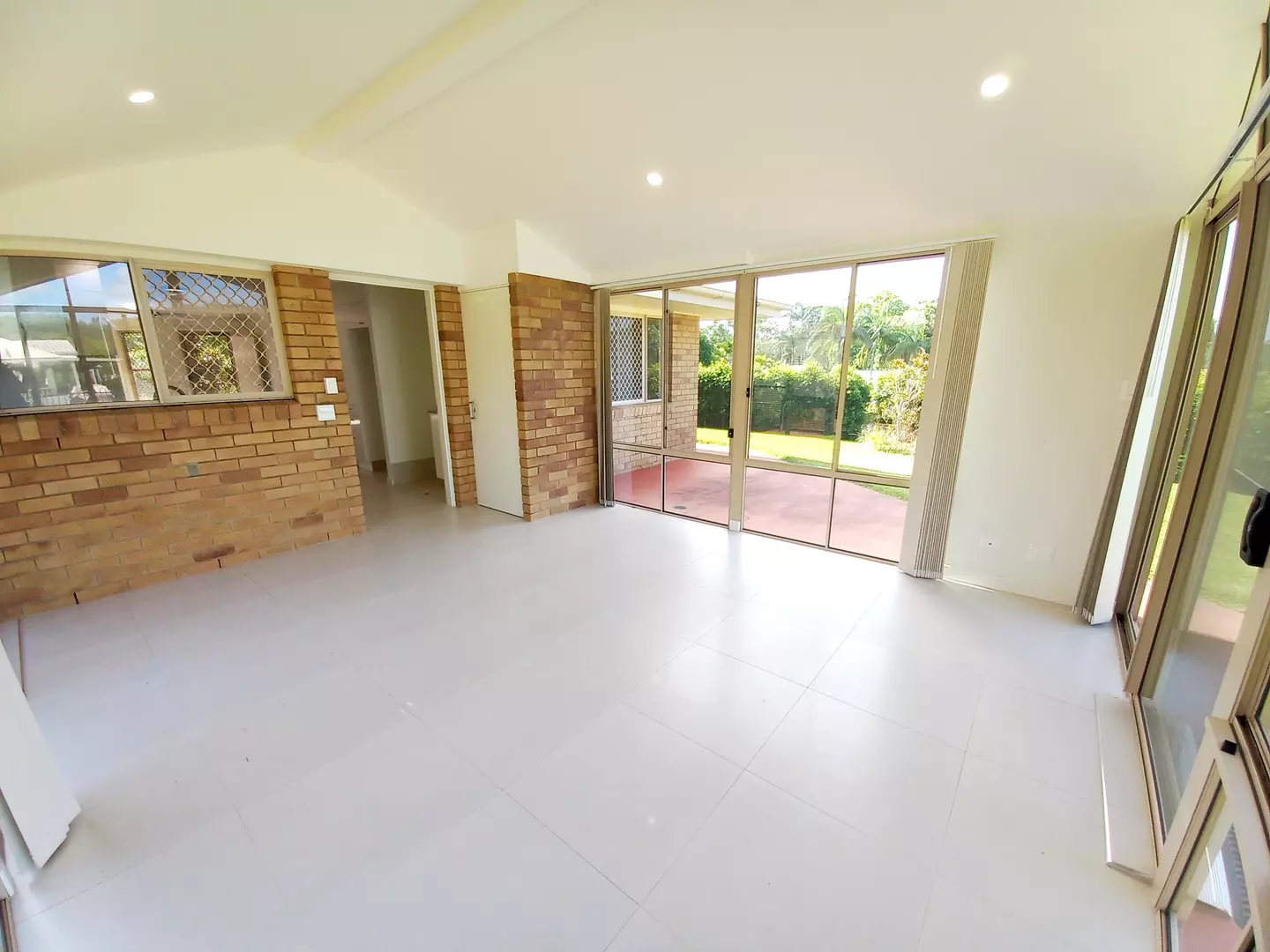 For sunlight enthusiasts! Unit 46 Palmwoods Garden Village