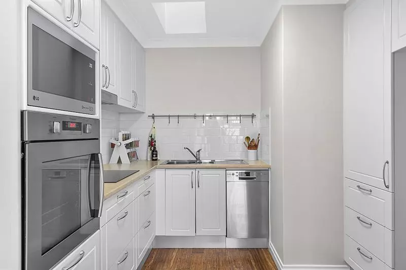 Rarely available 2 bedroom, spacious, immaculately presented ground floor villa