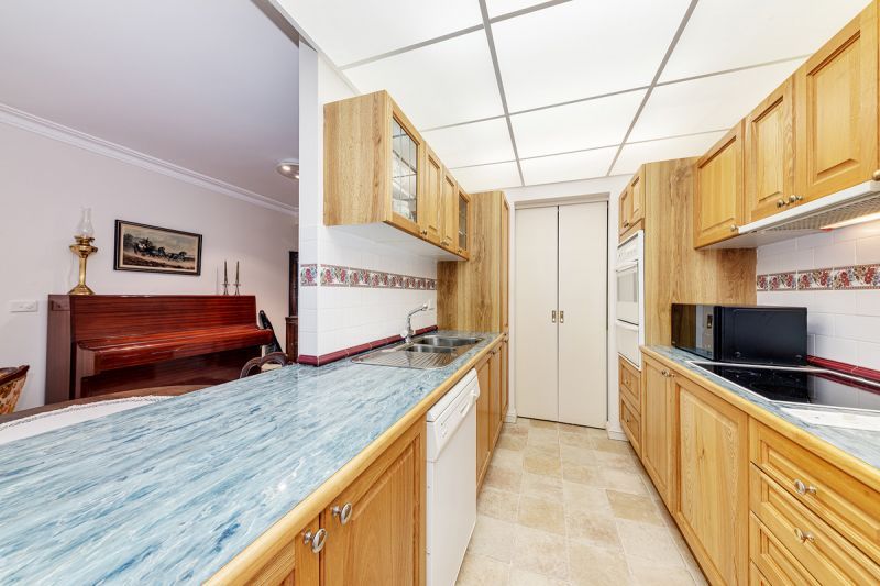 SOUGHT AFTER LAYOUT WITH DIRECT ACCESS FROM THE PATIO TO THE GARDEN AND SURROUNDING GROUNDS