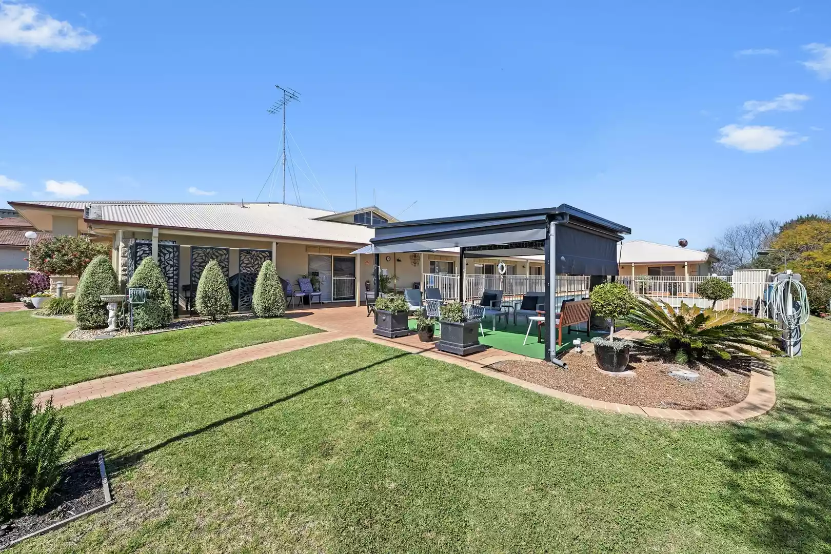 Ground Floor Retirement Unit with Garage 