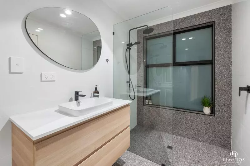 Standalone street front villa