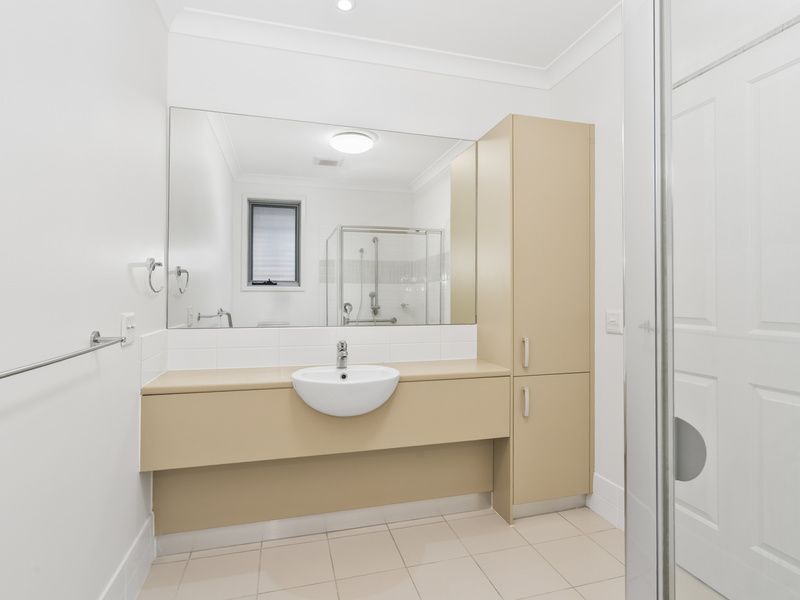 Spacious, Modern villa with Private Outdoor Retreat