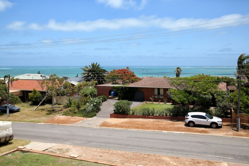 180 degree ocean views!