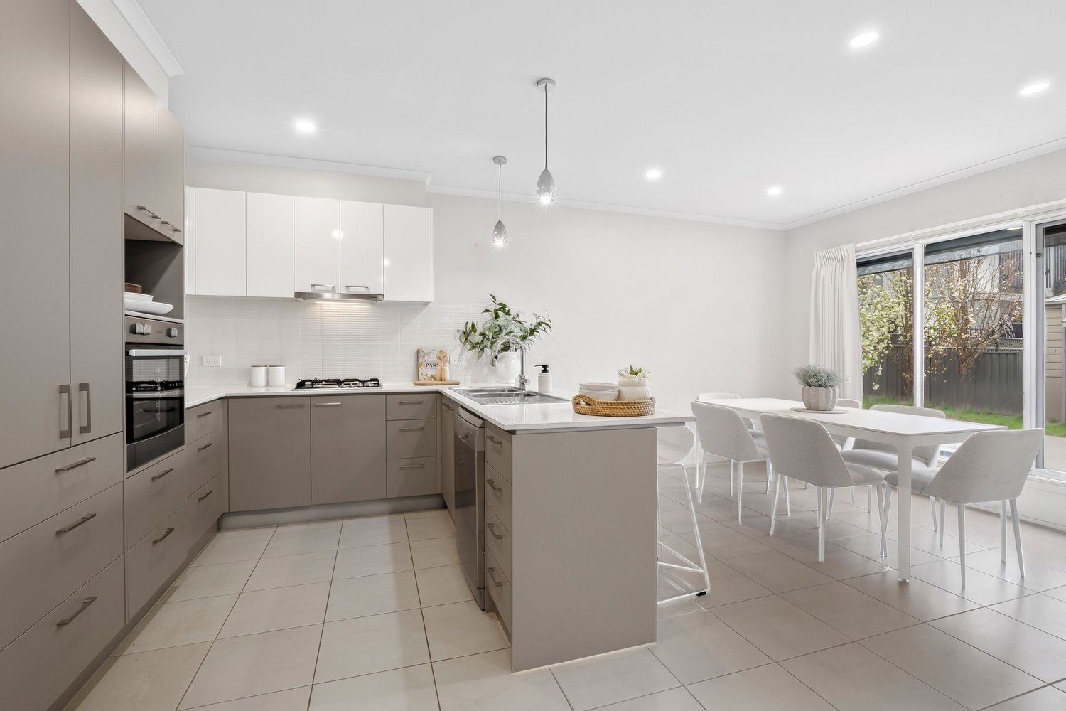 Lifestyle Communities Geelong - Corner stand alone luxurious home!