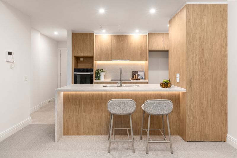 Spacious two-bedroom apartment facing the park